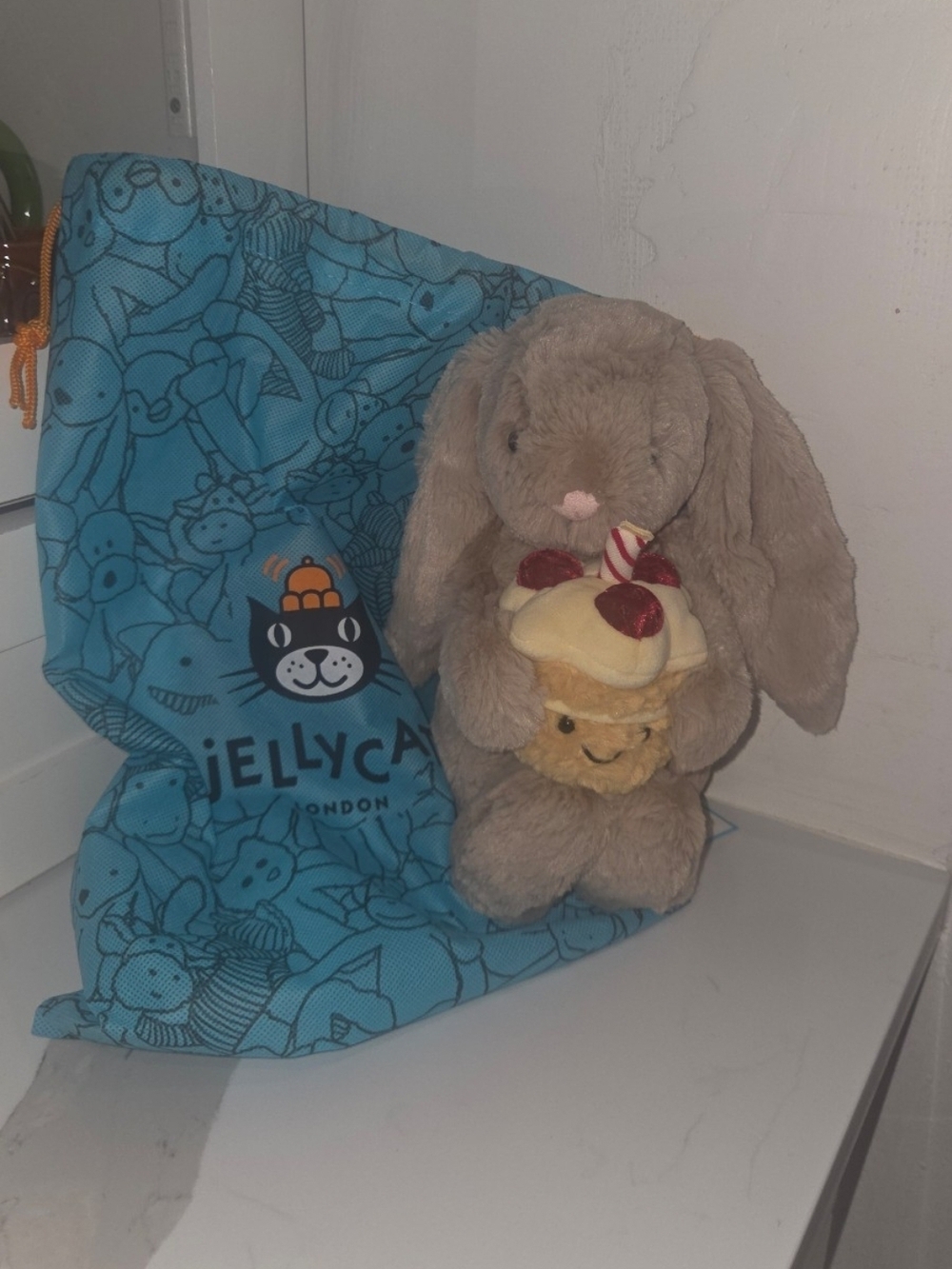 Jellycat Bashful Beige Bunny ‘Birthday’ - Birthday Cake Bunny- BNWT